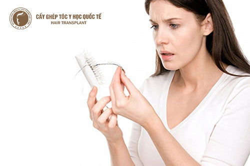 Rụng tóc bất thường nguyên nhân và cách khắc phục