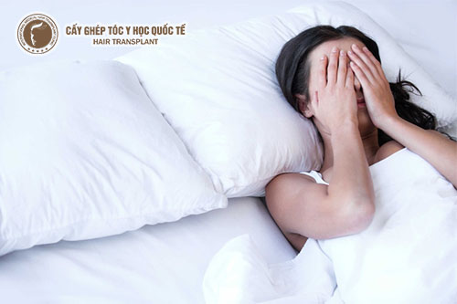 Khó tin nhưng đây là sự thật “Rụng tóc do mệt mỏi, mất ngủ”