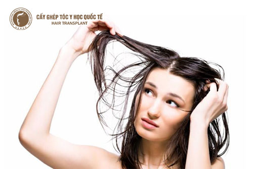 Rụng tóc do dầu, chăm sóc sao cho đúng?